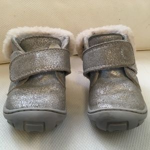 UGG Jorgen baby boots sz 4
